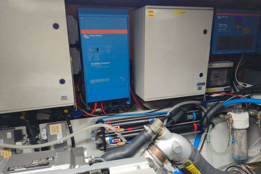2021-fountaine-pajot-my4s-power-9747125-20250917121218836-4.jpg