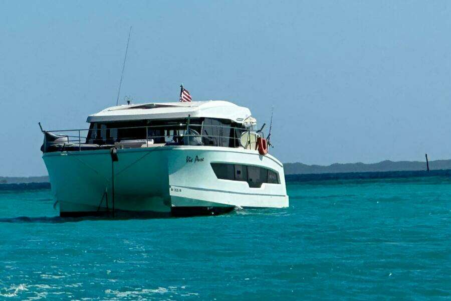2021-fountaine-pajot-my4s-power-9747125-20250421104653100-1_XLARGE.jpg