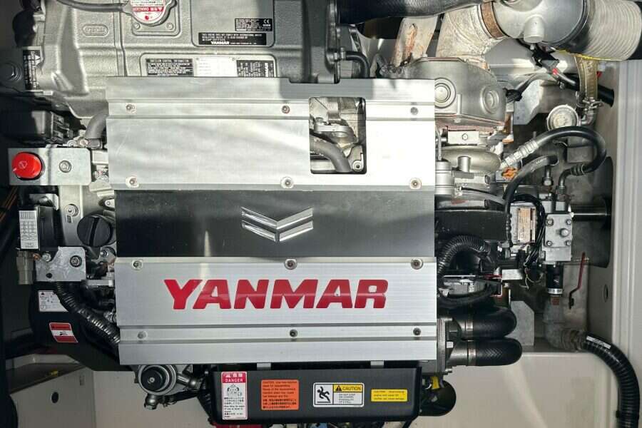 2021-fountaine-pajot-my4s-power-9747125-20250421112104297-1_XLARGE.jpg