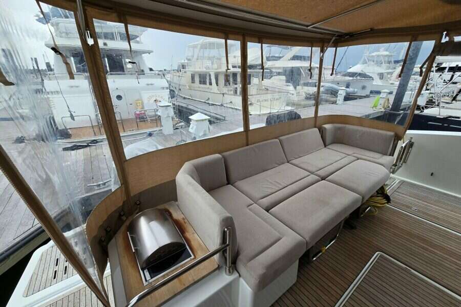 2021-fountaine-pajot-my4s-power-9747125-20250904161648075-3.jpg