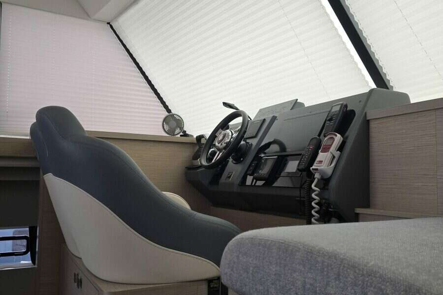 2021-fountaine-pajot-my4s-power-9747125-20250904161647547-2.jpg