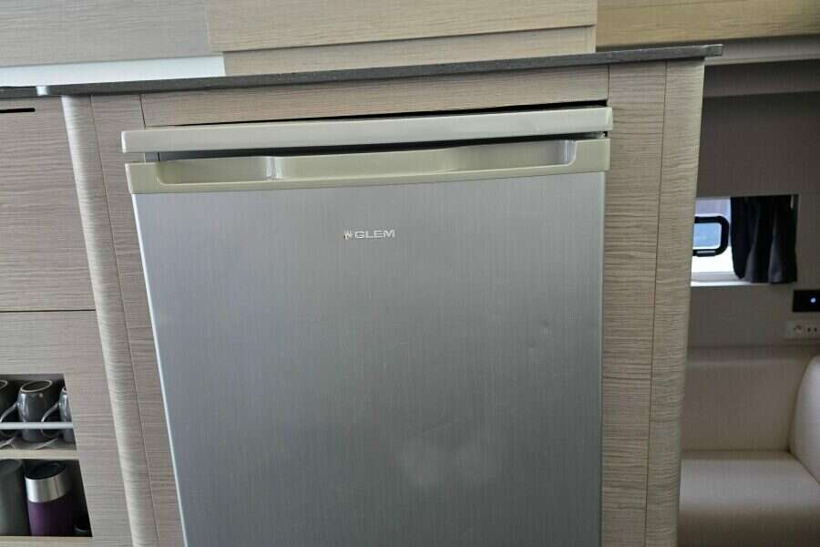 2021-fountaine-pajot-my4s-power-9747125-20250905161141577-3.jpg