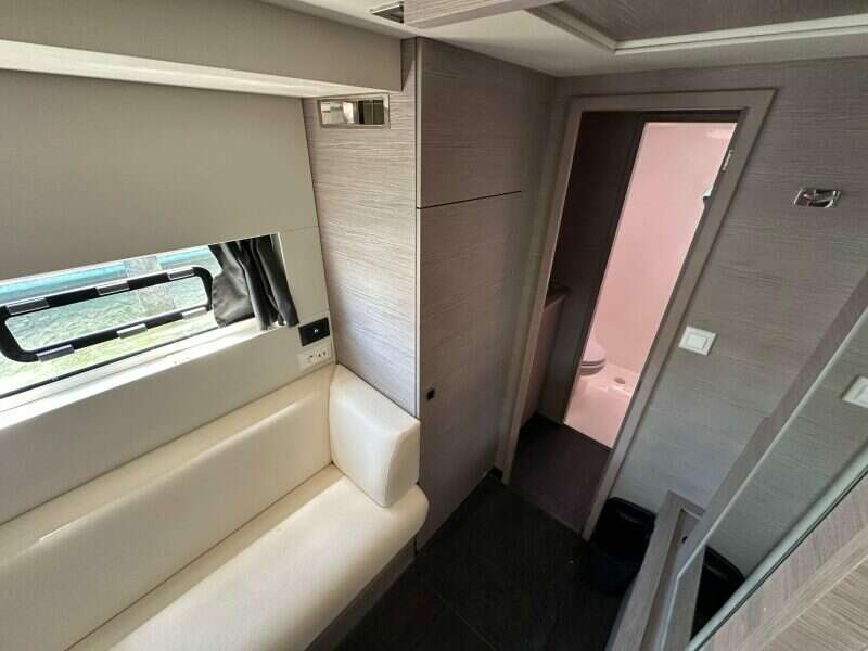 2021-fountaine-pajot-my4s-power-9747125-20250421104024037-1_XLARGE.jpg
