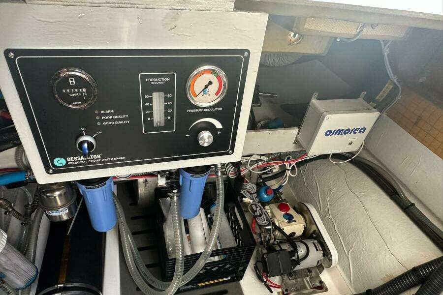 2021-fountaine-pajot-my4s-power-9747125-20250904160959672-1.jpg