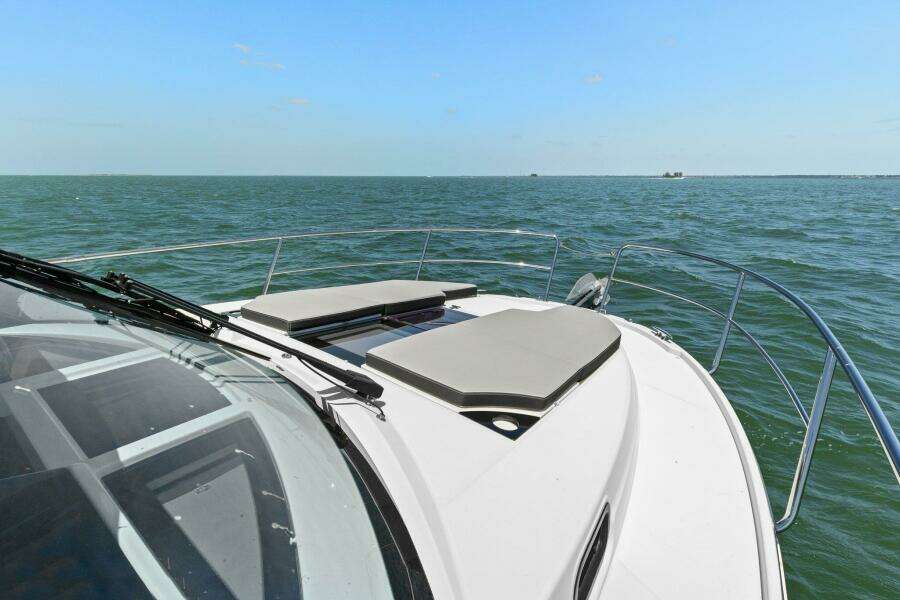 34ft Jeanneau Yacht For Sale