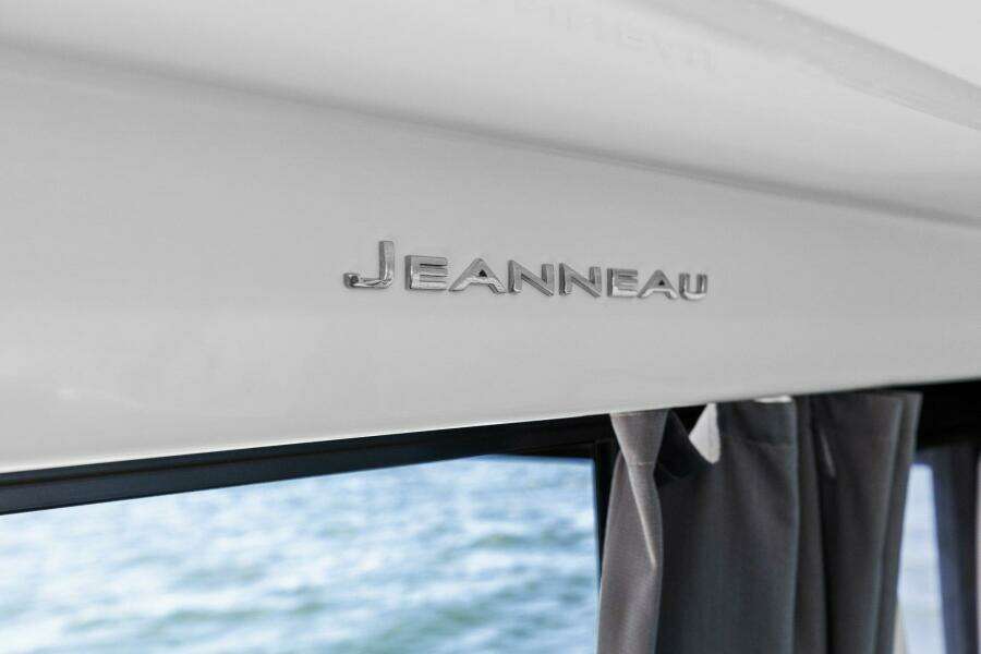 34ft Jeanneau Yacht For Sale