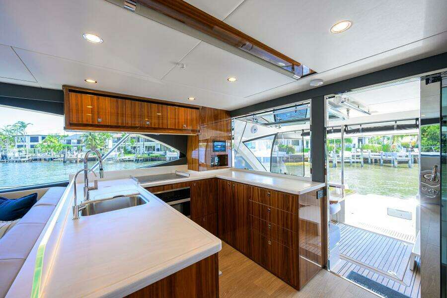 58ft Riviera Yacht For Sale