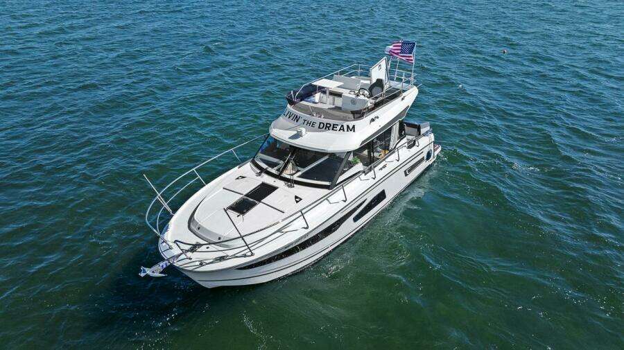 Trinity 33ft Jeanneau Yacht For Sale