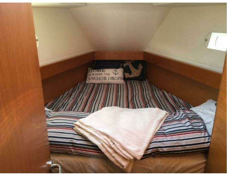 43ft Jeanneau Yacht For Sale