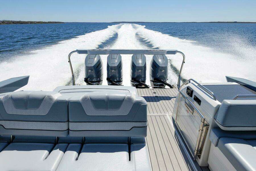 Cosmetic Sturgeon 43ft Formula Yacht For Sale