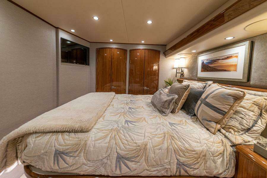 2020 Viking 58 Convertible - Amarula Sun