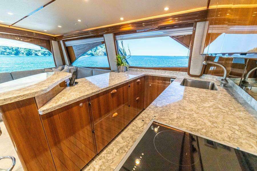 2020 Viking 58 Convertible - Amarula Sun