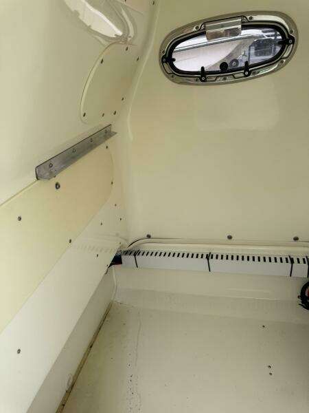 23ft Boston Whaler Yacht For Sale