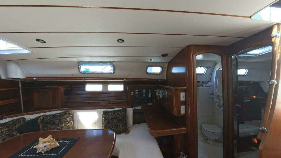 Beneteau Oceanis 461 head