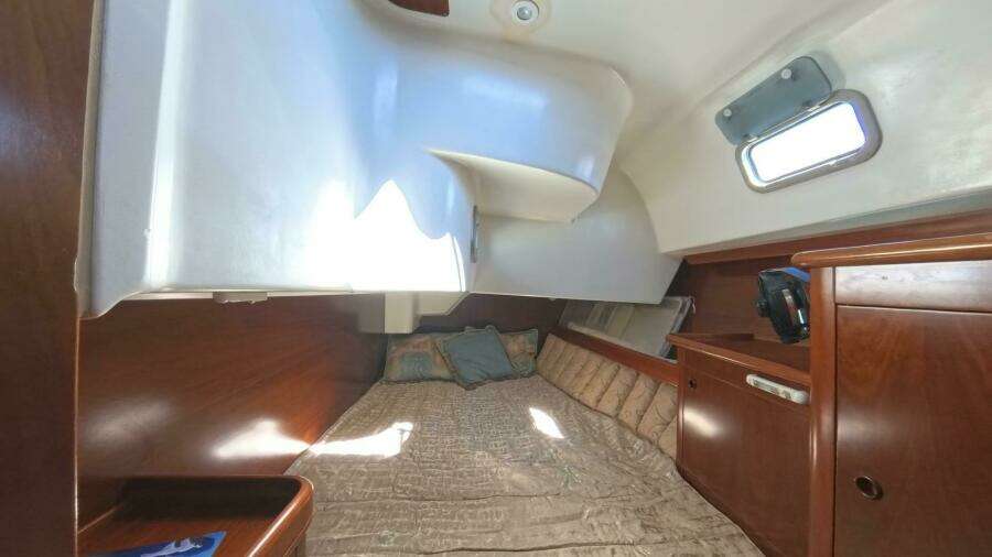 Beneteau Oceanis 461 cabin 