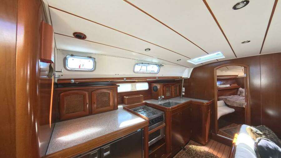 1999 Beneteau Oceanis 461 galley