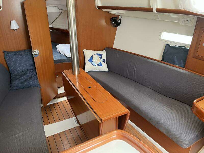 Beneteau 323
