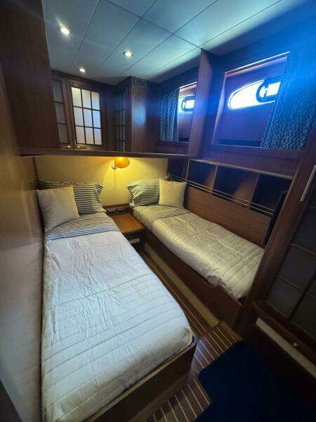 TRUE STORY 51ft Mochi Craft Yacht For Sale
