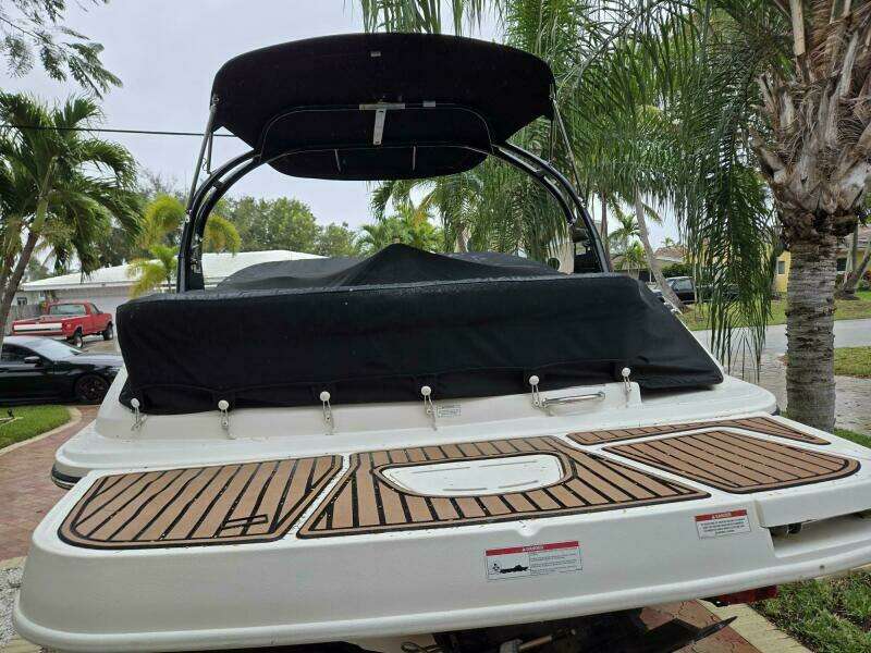 22ft Sea Ray Yacht For Sale