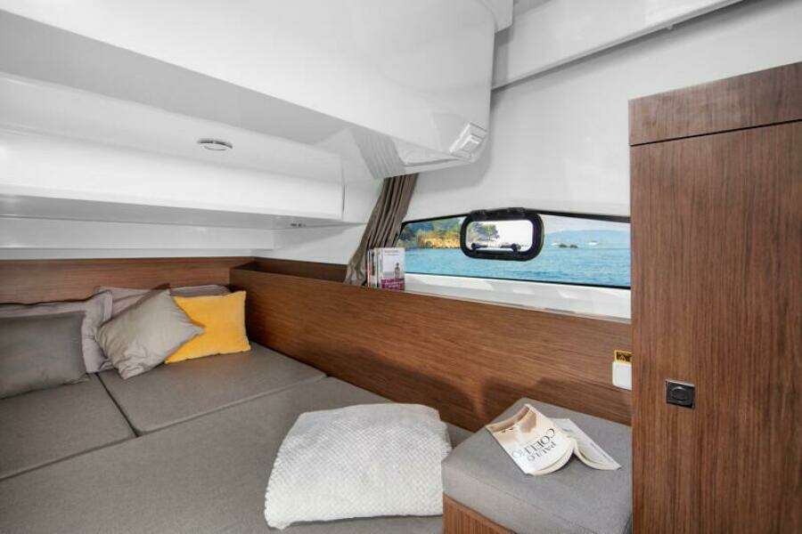 34ft Jeanneau Yacht For Sale