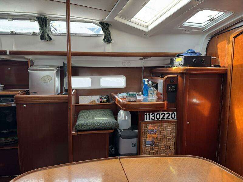 SOUNDWAVES 42ft Beneteau Yacht For Sale