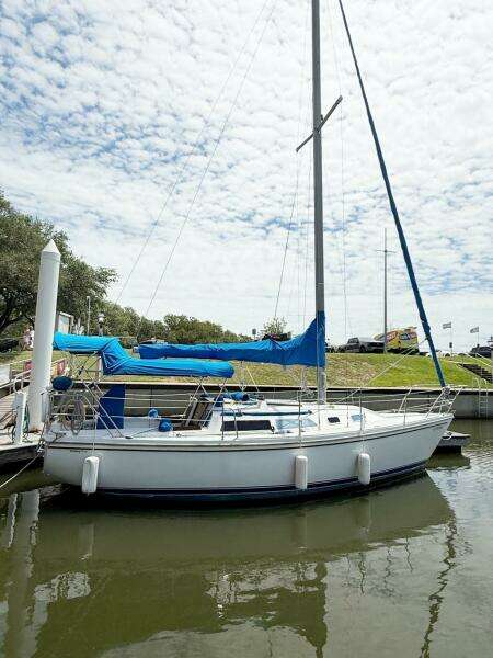 Slow Motion 30ft Catalina Yacht For Sale