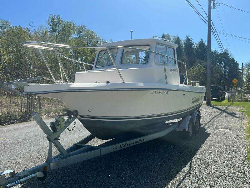 27ft Defiance Yacht For Sale