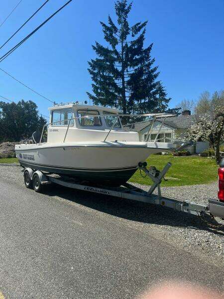 27ft Defiance Yacht For Sale