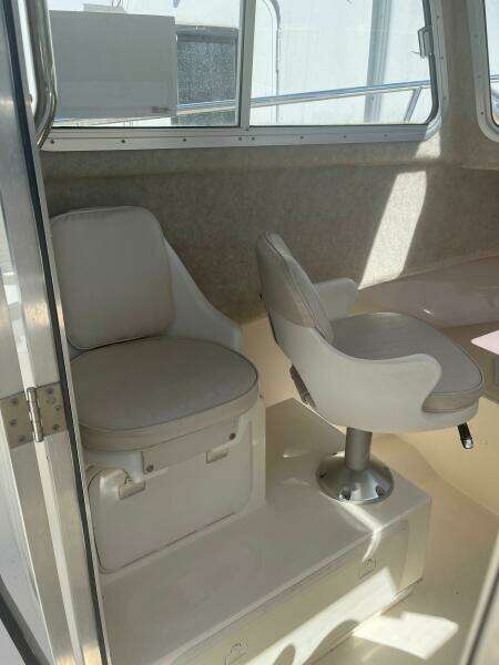 27ft Defiance Yacht For Sale