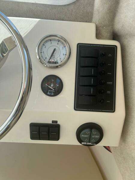 27ft Defiance Yacht For Sale