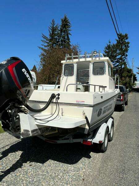 27ft Defiance Yacht For Sale
