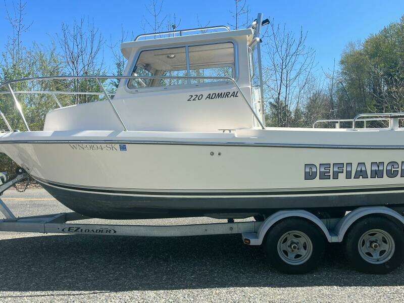 27ft Defiance Yacht For Sale