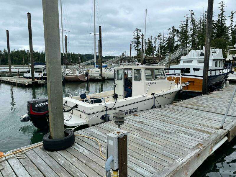 27ft Defiance Yacht For Sale