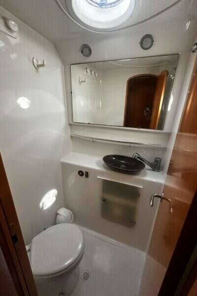 2008-fountaine-pajot-eleuthera-60-sail-9770348-20250515182247248-1_XLARGE.jpg