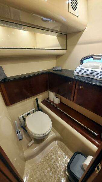 Master Head Toilet