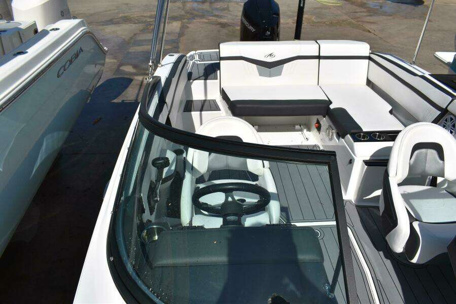22ft Monterey Yacht For Sale