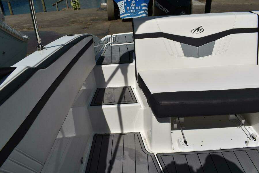 22ft Monterey Yacht For Sale
