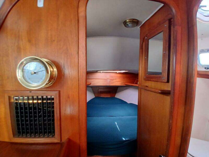 Repose 35ft Caliber Yacht For Sale