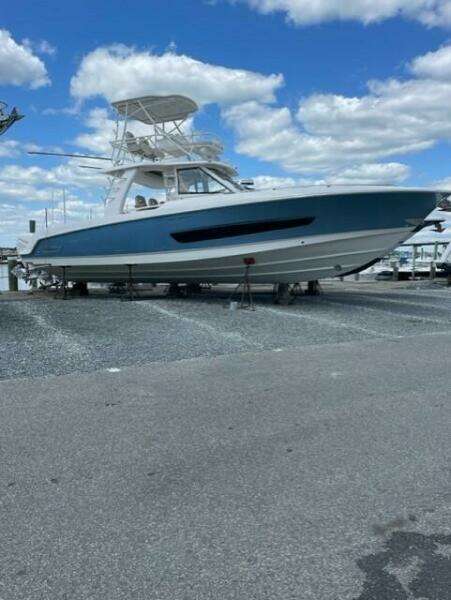 42ft Boston Whaler Yacht For Sale