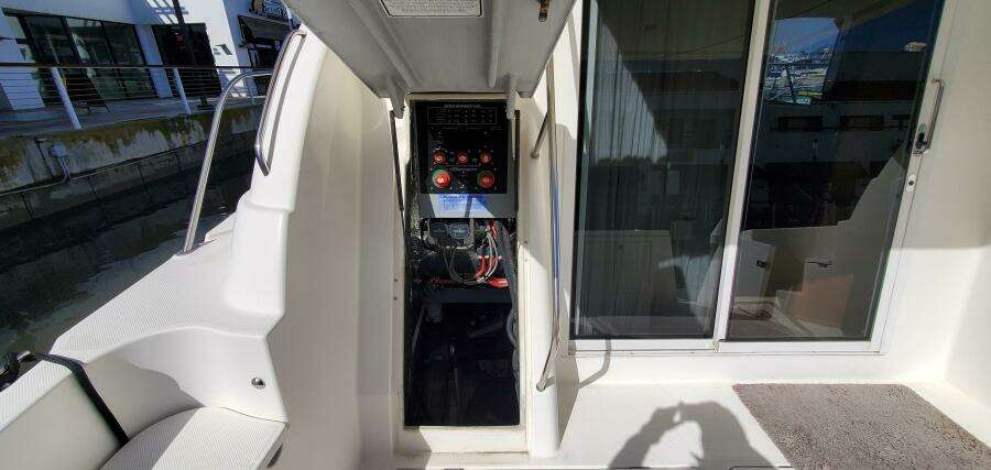 Chelarious 41ft Meridian Yacht For Sale