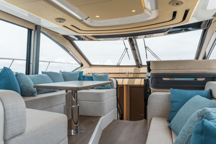55ft Cruisers Yachts Yacht For Sale