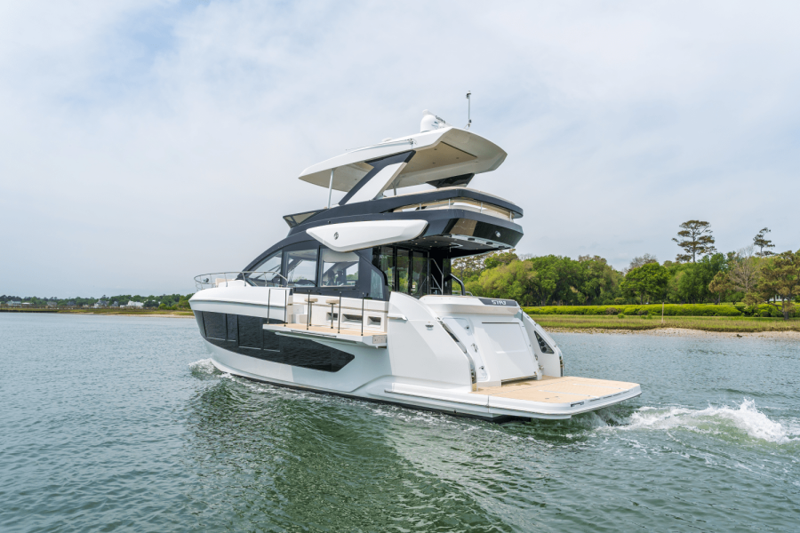 55ft Cruisers Yachts Yacht For Sale
