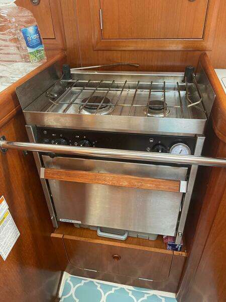 33ft Beneteau Yacht For Sale