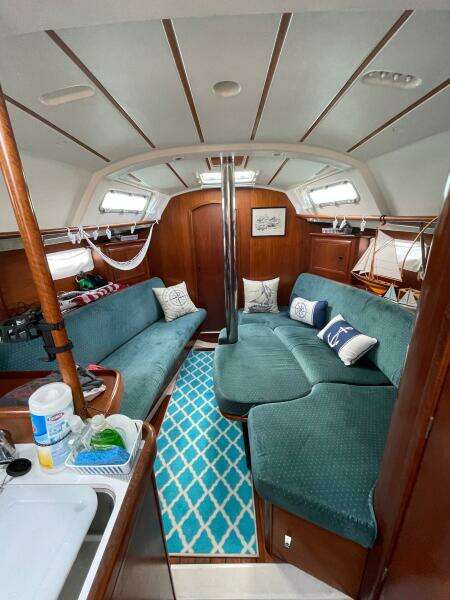 33ft Beneteau Yacht For Sale