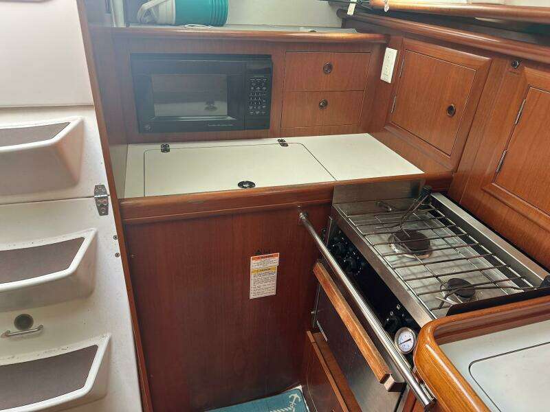 33ft Beneteau Yacht For Sale