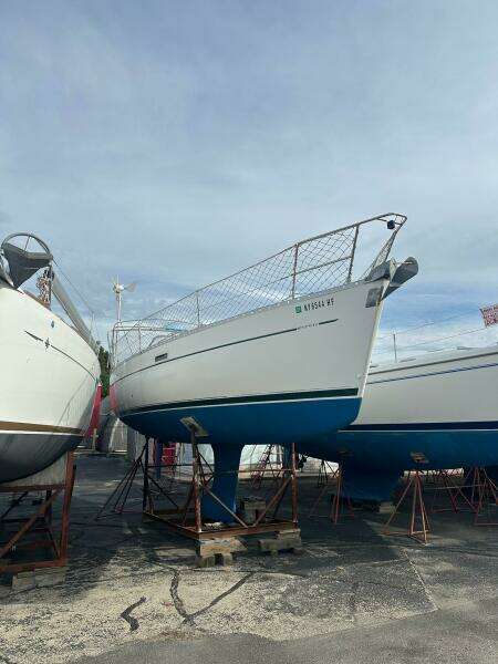 33ft Beneteau Yacht For Sale