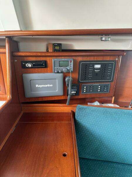 33ft Beneteau Yacht For Sale