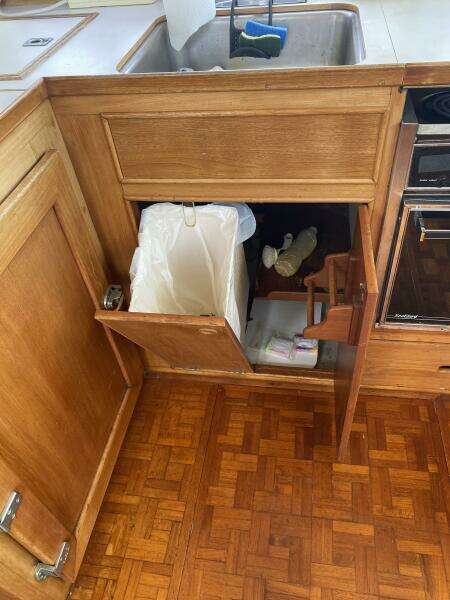 42ft Grand Banks Yacht For Sale