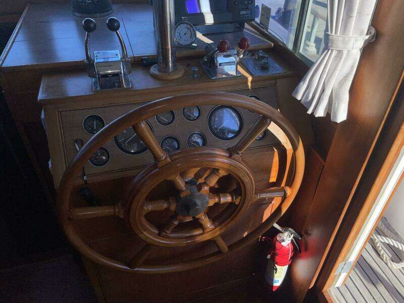 42ft Grand Banks Yacht For Sale