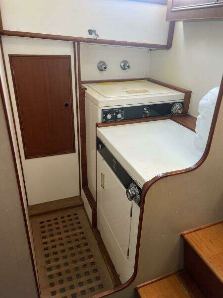 42ft Grand Banks Yacht For Sale